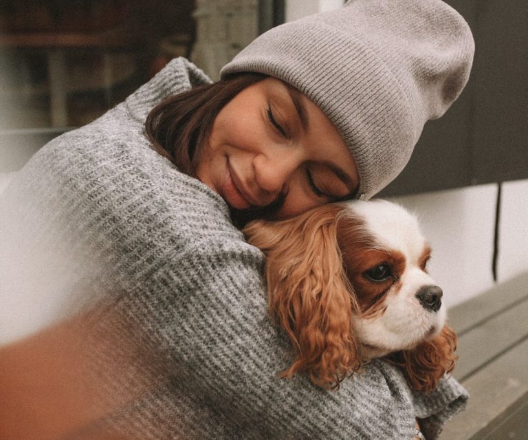 Les races de chiens qui sont les plus proches de leur maître : une fabuleuse complicité !