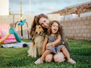 Les races de chien qui sont engagées dans le bonheur familial chien famille